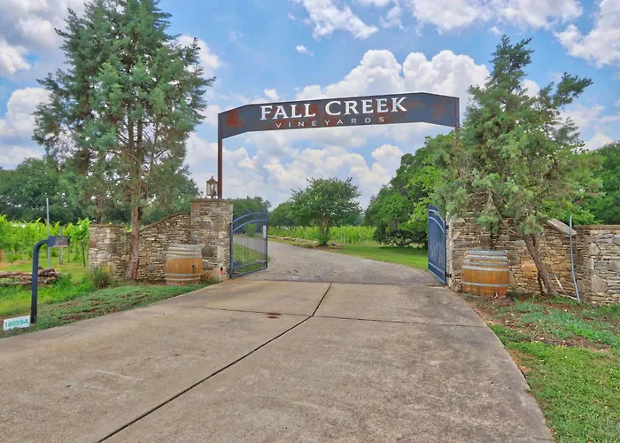 Fall Creek Vineyards Chardonnay Room Driftwood