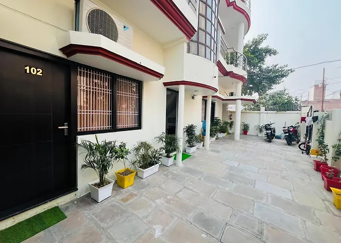 Log Inn Banaras Varanasi