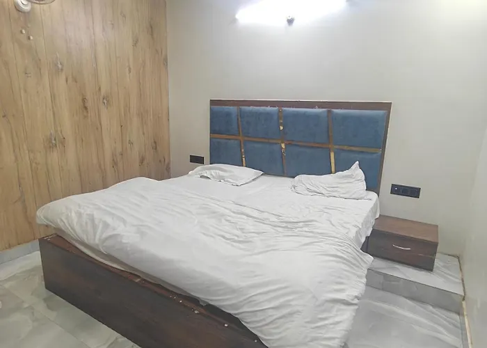 Hotel Love Inn Lucknow