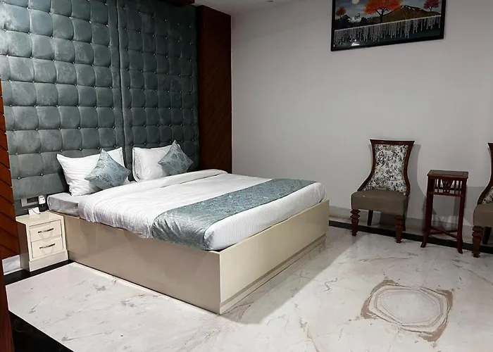 Hotel Rajmahal Suits Gurgaon