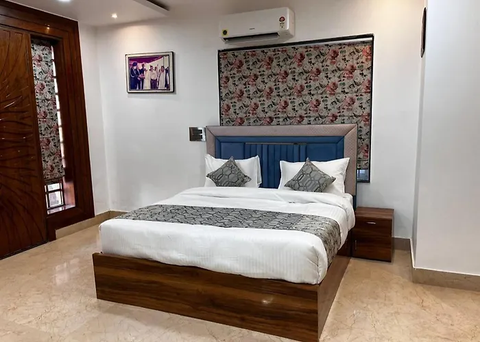 Hotel Rajmahal Suits Gurgaon