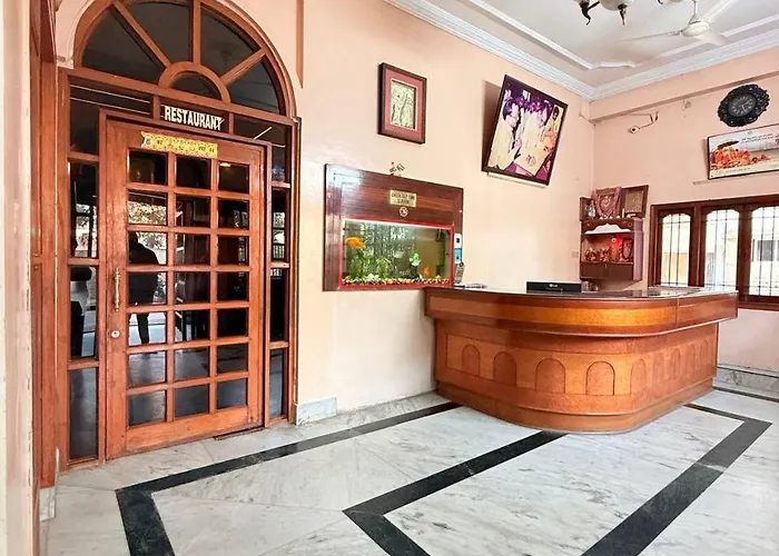 Shivam Hotel Varanasi - Near Kashi Vishwanath Temple With Parking And Lift
