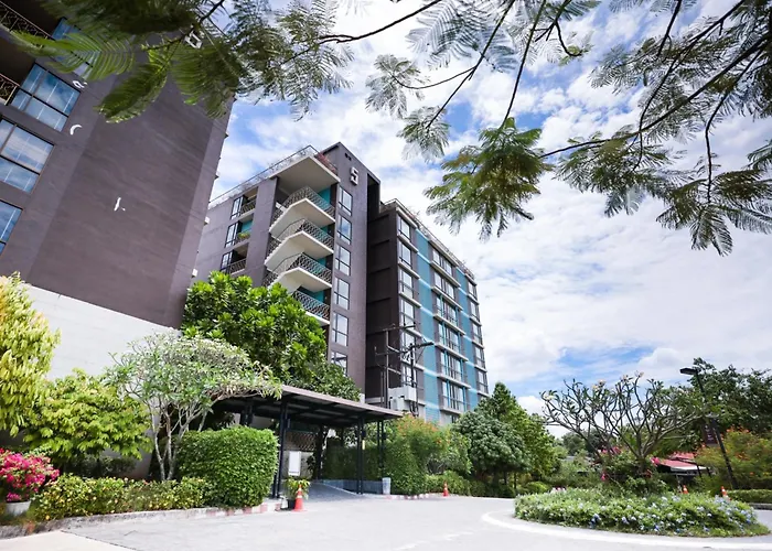 Balcony Courtyard Sriracha Hotel & Serviced Apartments Si Racha