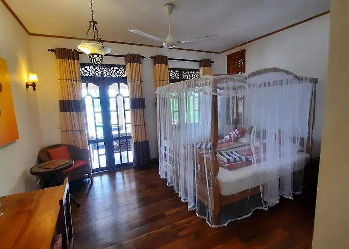 Lanka Beach Boutique Bungalows & Grand Villa Tangalle