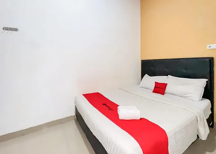 RedDoorz at Jalan Basuki Rahmat Palembang Hotel
