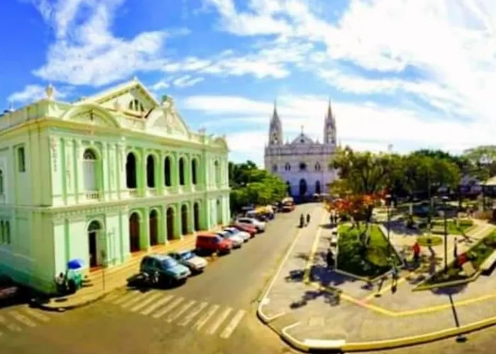 Casa Central De Santa Ana