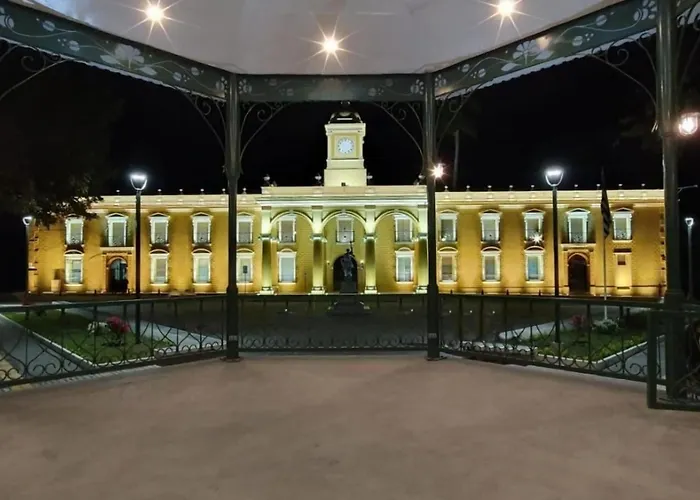 Casa Central De Santa Ana