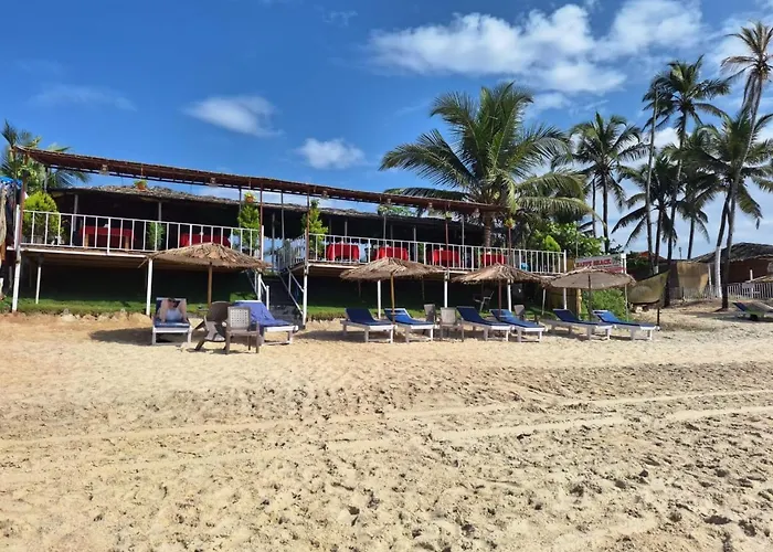 Happy Shack Beach And Wooden Huts Colva