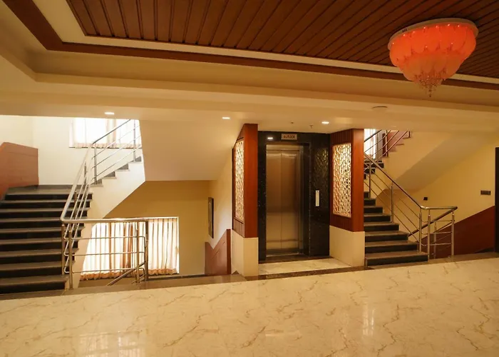 Hotel Mayuri !! Couple Friendly Family Hotel !! Digha 