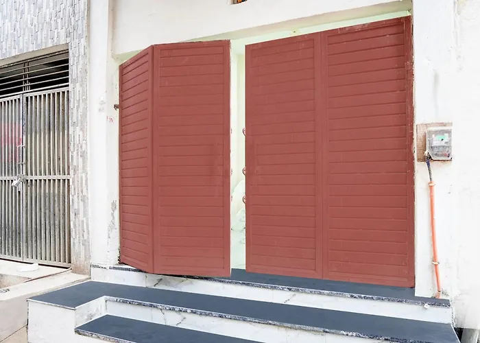 Hotel O Laxmi Guest House Varanasi
