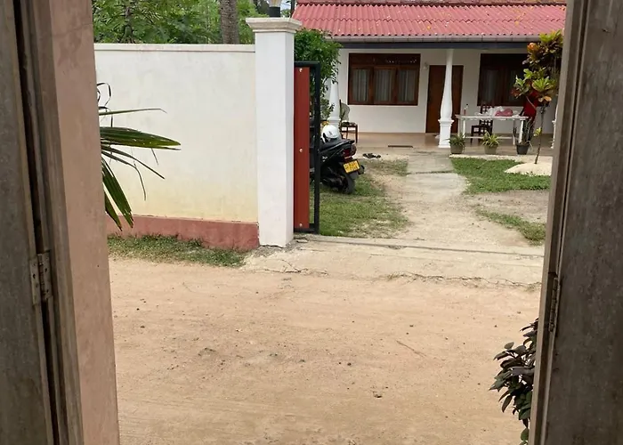 Animal Surf Point Hotel Ahangama