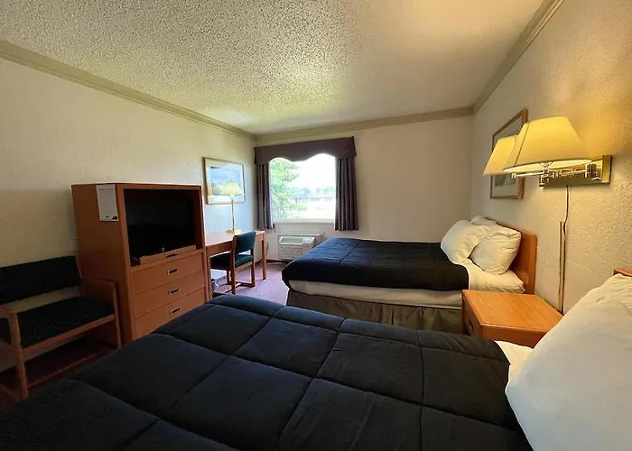 Tamarack Inn Rocky Mountain House