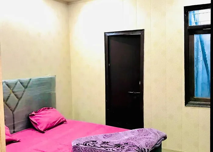 Kaushik Home Stay Vrindavan