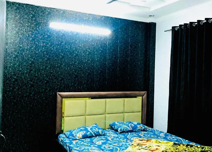 Kaushik Home Stay Vrindavan