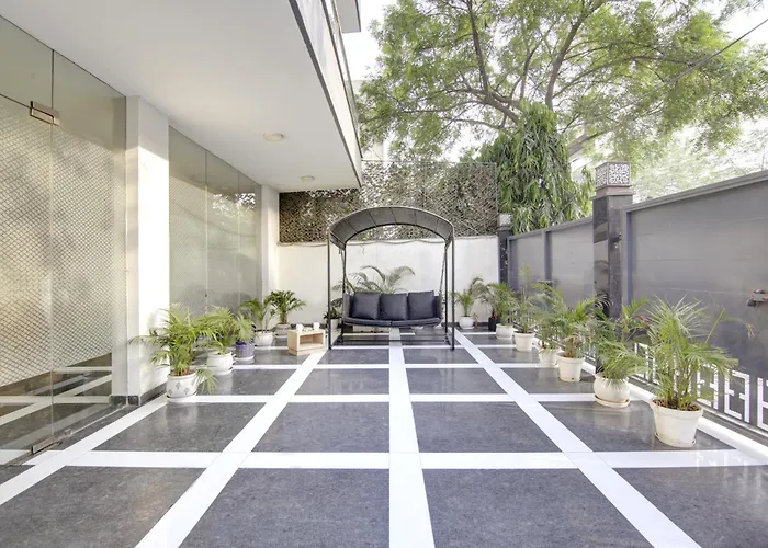 Limewood Stay - Corporate Huda City Centre Gurgaon