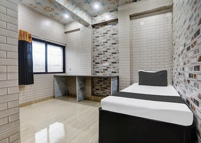 Hotel O Kailash Mansarovar Jamshedpur