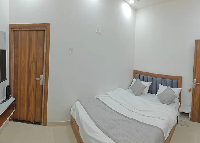 Hotel Rohit ,Agra Cantt Railway Station