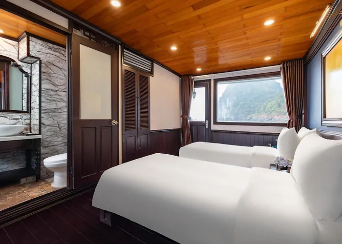 Garden Bay Classic Cruise Ha Long