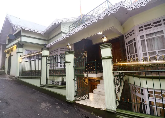 Highlander'S Inn By Ivy Group Of Hotels Darjeeling 