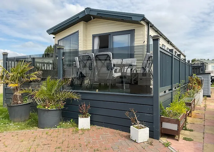 2 Bedroom Mini Lodge Caravan At Coopers Beach Holiday Park East Mersea