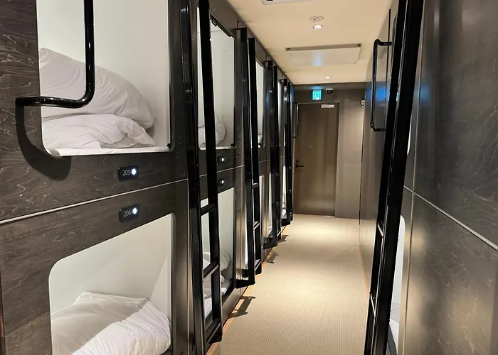 Capsule Hotel Suzumoriya Tokio