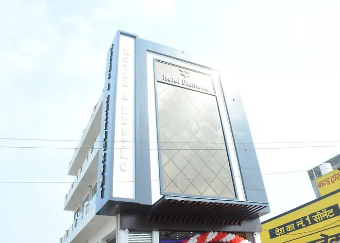 Hotel Diamond & Restaurant Sikar