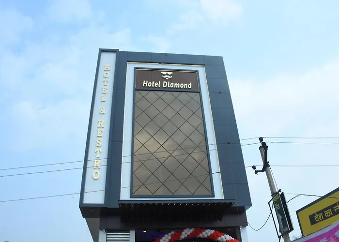 Hotel Diamond & Restaurant Sikar