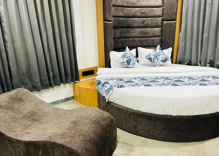 Hotel M Grand Ahmedabad