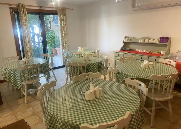 Green Grove Guest House Saint Julian's