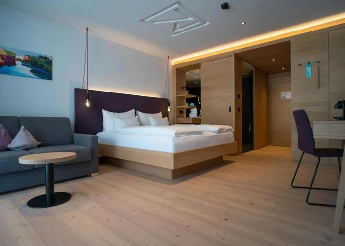 Wellness Und Brunch Hotel Morgenzeit Beheizter Naturteich Genuss Fruehstueck Bis 13 Uhr Hochkoenig Sommercard Maria Alm am Steinernen Meer