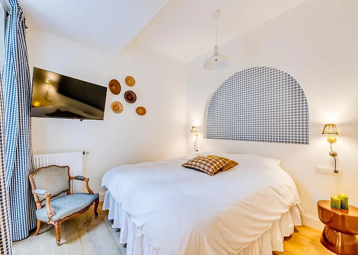 Miss Tinguett 3 Private Rooms Historic Boutique Stay With Private Sauna Central Brugge