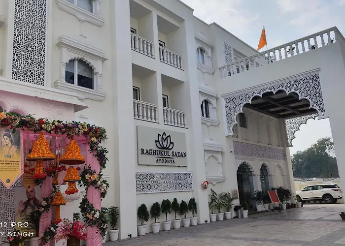 Raghukul Sadan Hotel Faizabad