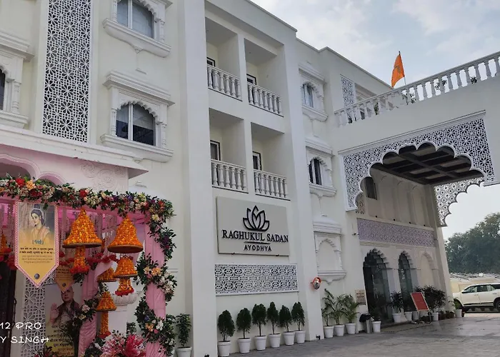 Raghukul Sadan Hotel Faizabad