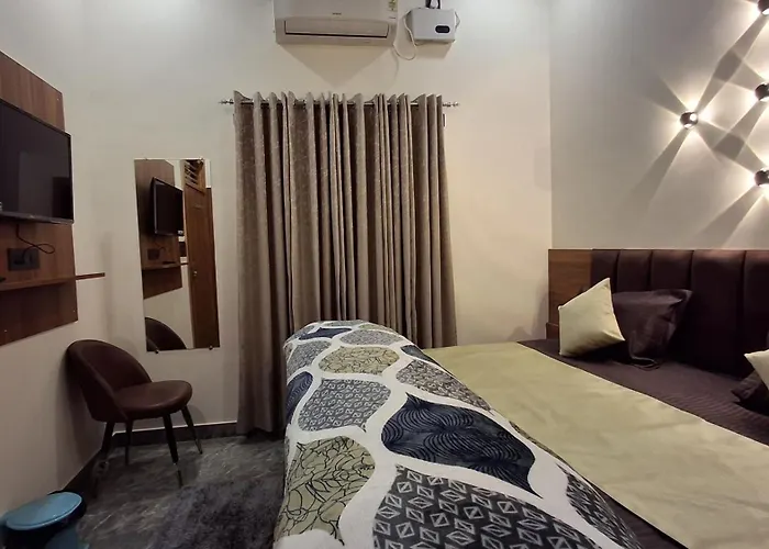 Shri Harihar Dham Hotel Mathura