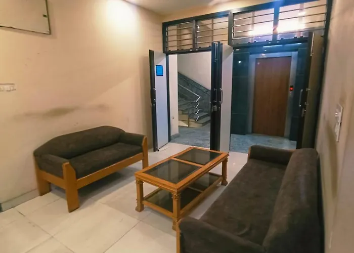 Hotel Luxury Inn Adarsh Nagar Metro Pillar No 100 Delhi 