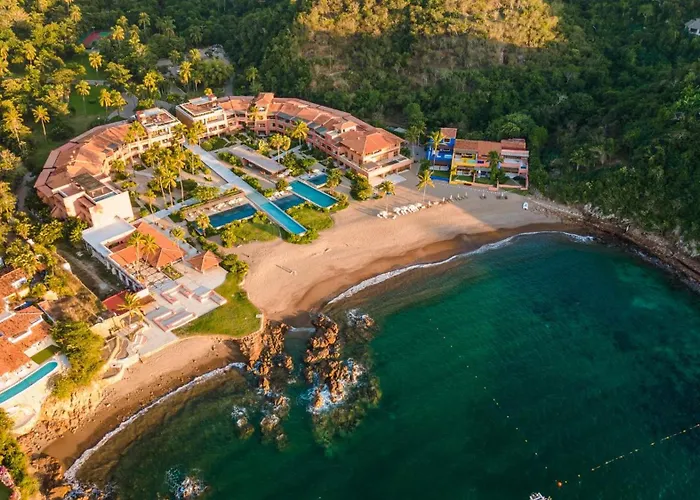 El Careyes Club & Residences