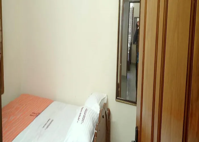 Arumugam Residency Ac Tiruchchendur