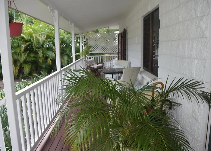 South Pacific Bed & Breakfast Clifton Beach