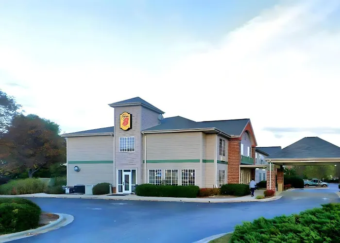 Super 8 By Wyndham Smithfield-Selma Hotel