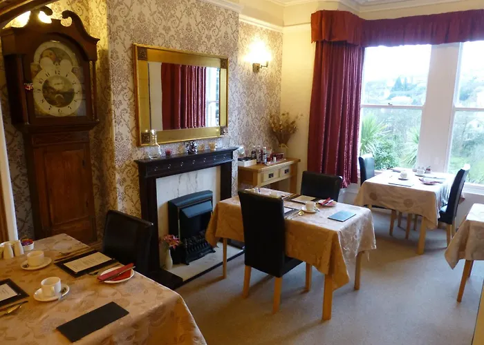 Bryn Derwen Guest House Conwy