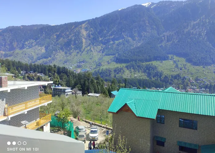Krishana Cottage A Pure Veg !!!300 M From Hadimba Temple!!!Balcony Rooms!!!Veg Restaurant!!!Couple Friendly!!!Family Cottage!!! Manali 