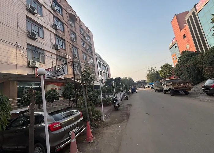 Hotel Sk Paradise Jaipur