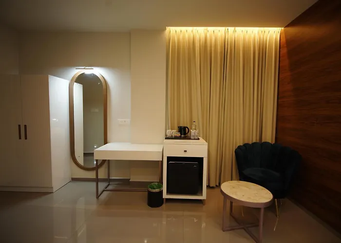 Sreevalsam Grande Hotel Pathanamthitta