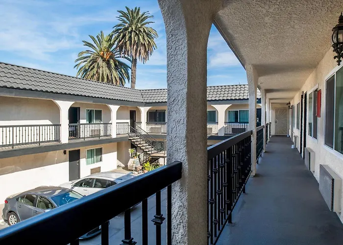 La Mirage Inn - Long Beach