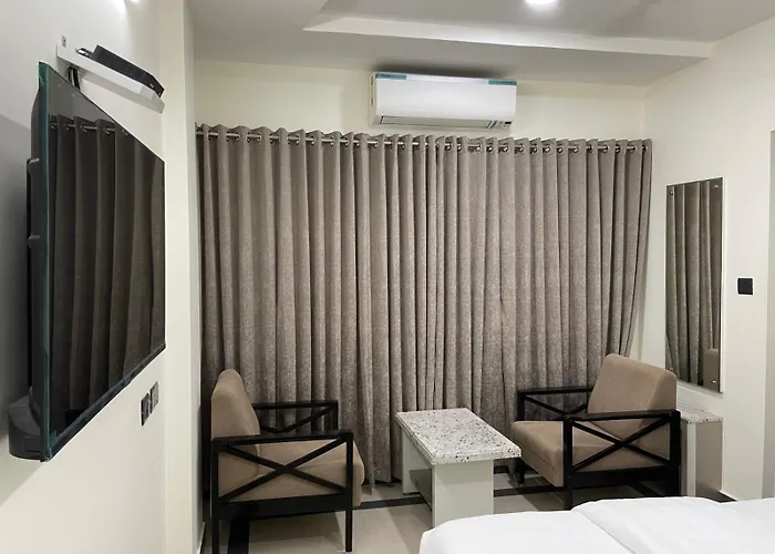 Sr Hotel Anakapalle