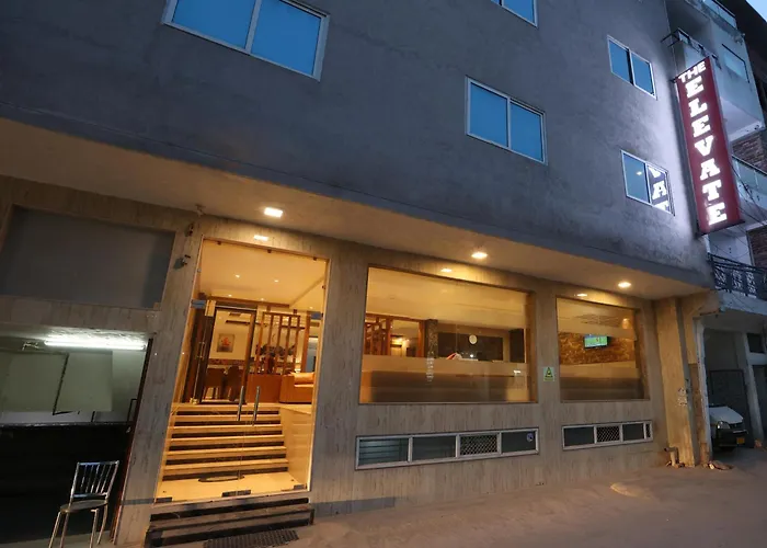 Hotel Elevate Inn - With Complimentary Pickup Or Drop Near Delhi Airport New Delhi