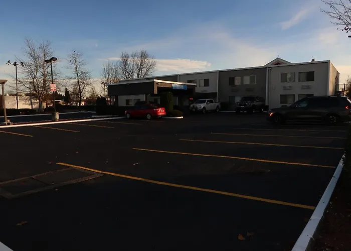 Economy Inn - Auburn