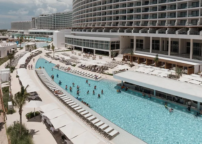 Ava Resort Cancún