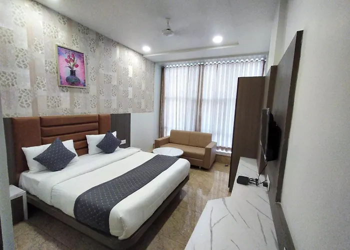 Hotel Lee Pride Anand