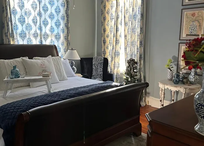 Jenny'S Downtown Hideaway Bed And Breakfast Laurel